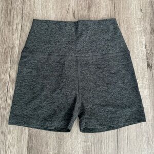 Beyond Yoga High Waist 3 Inch Short in Black Charcoal Size Small
